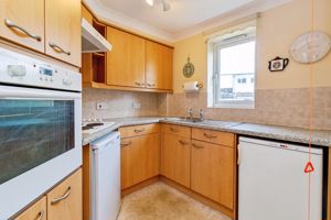 KITCHEN- click for photo gallery
